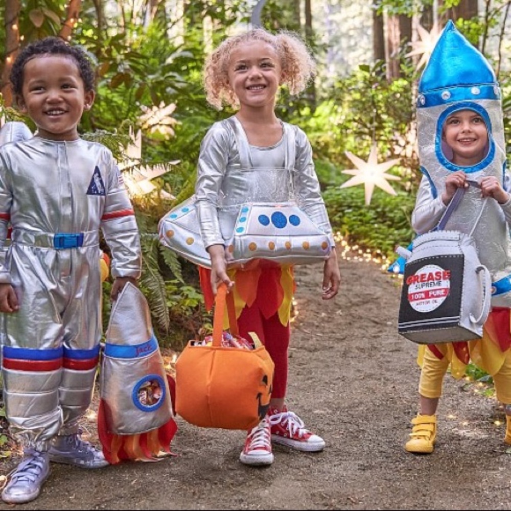 Pottery Barn UFO Space-X Alien Kids Costume Light Up NWT S: 2T 3T - Picture 7 of 10